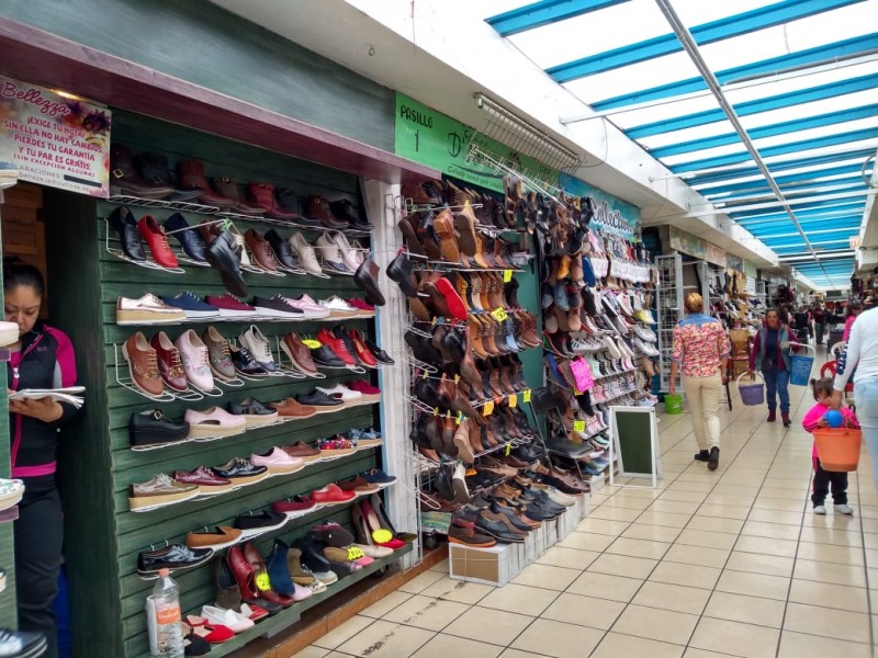 Gran variedad de zapatos escolares en San Mateo Atenco Primero